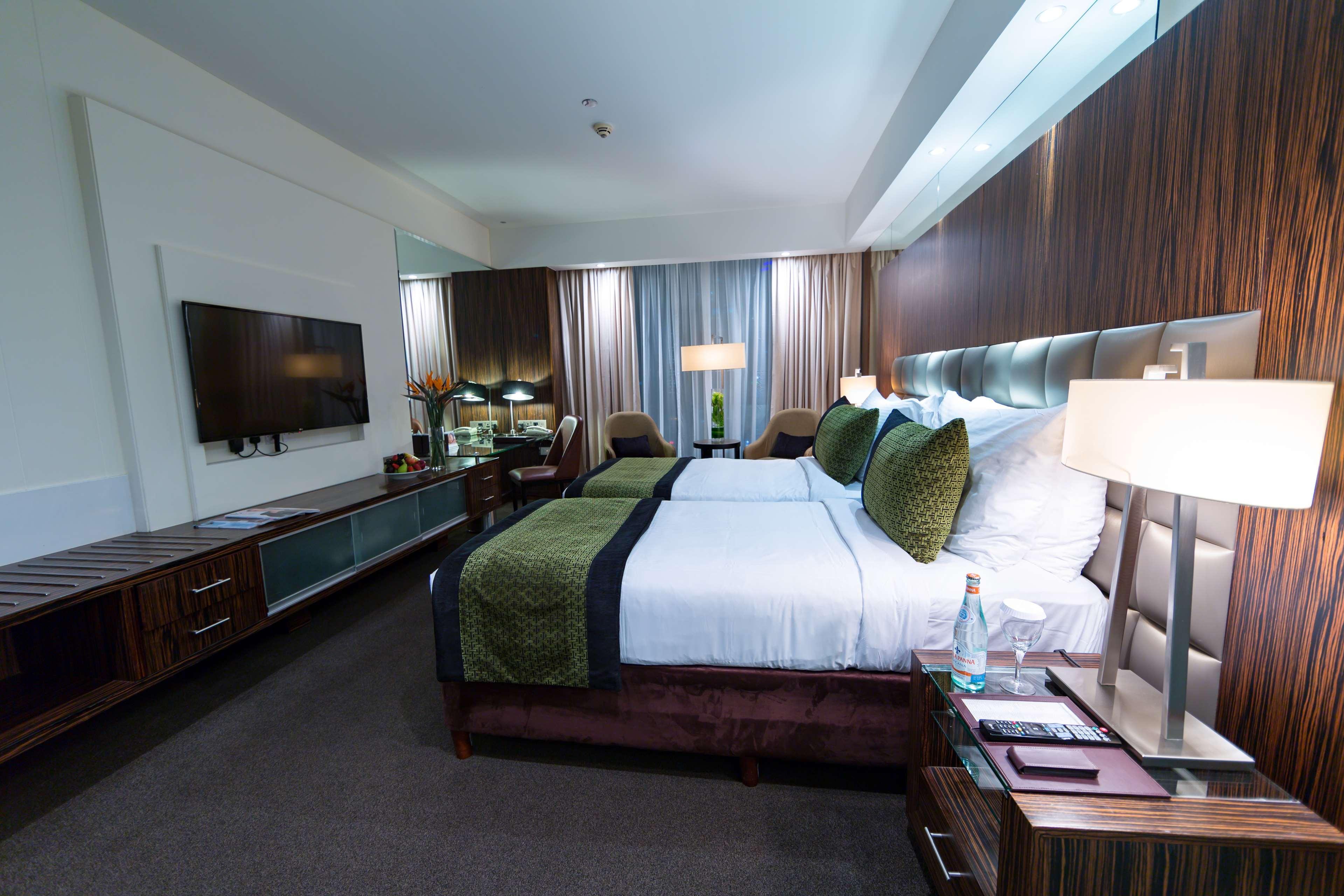 Voco - Bonnington Dubai By Ihg Hotel Exterior photo