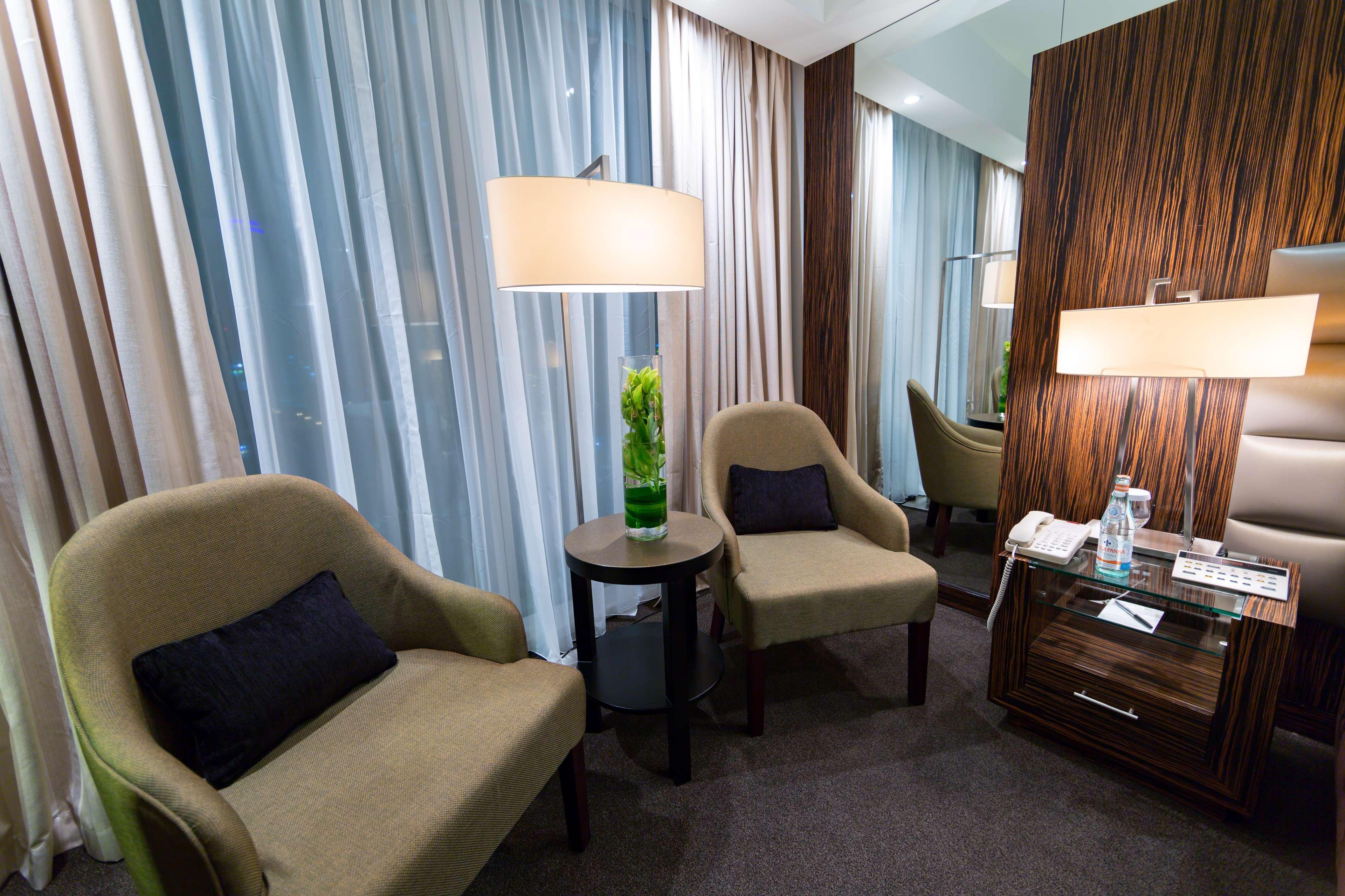Voco - Bonnington Dubai By Ihg Hotel Exterior photo