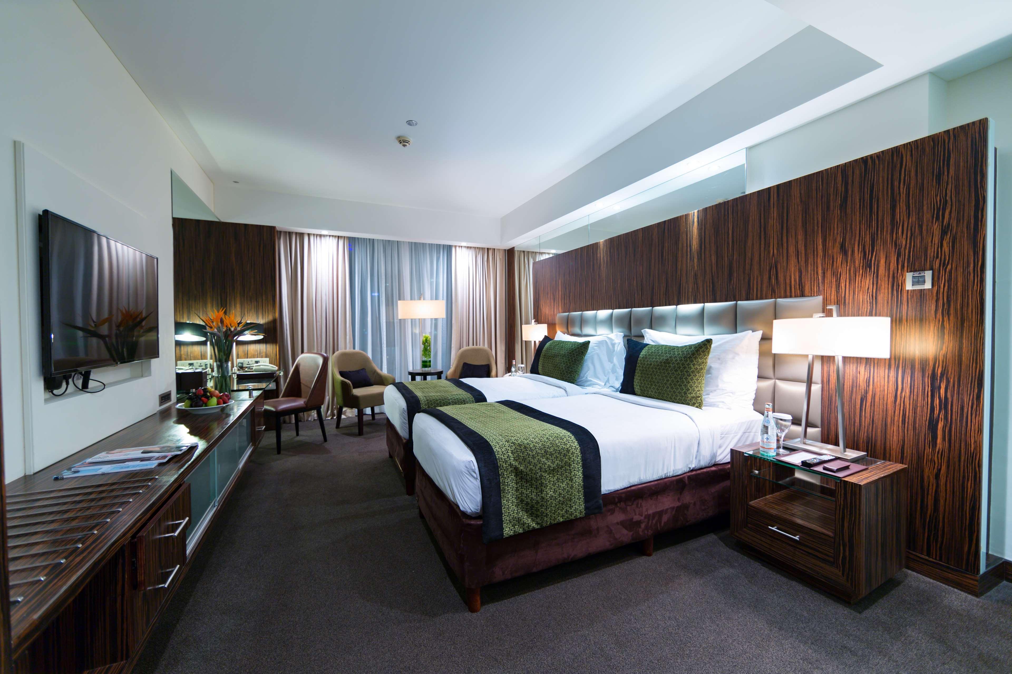 Voco - Bonnington Dubai By Ihg Hotel Exterior photo