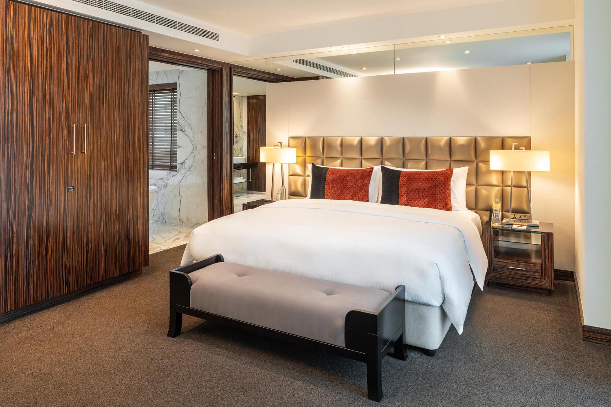 Voco - Bonnington Dubai By Ihg Hotel Exterior photo